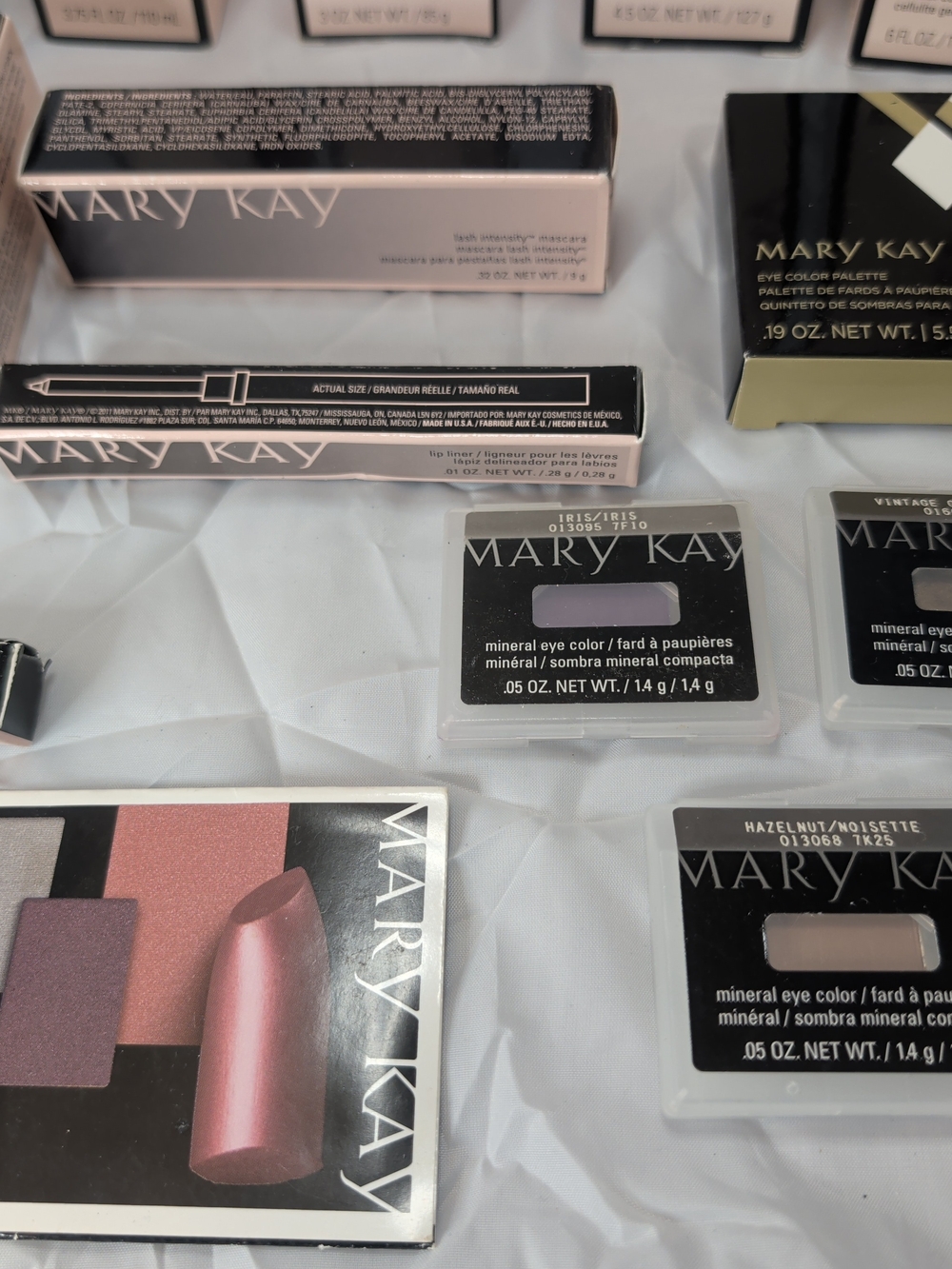 Mary Kay TimeWise & Color Cosmetics Huge Lot New In Boxes - Picture 7 of 7